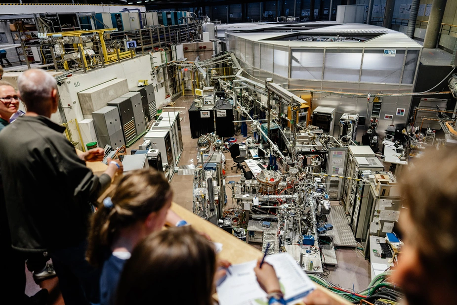 LNDW 2026: Blick in die Experimentierhalle von BESSY II