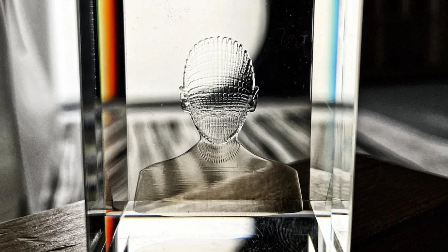 Crystal glass 3D print made using Xolography © xolo